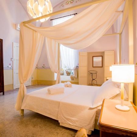 Bed and Breakfast Palazzo Ashian Аккуарика-дель-Капо Екстер'єр фото